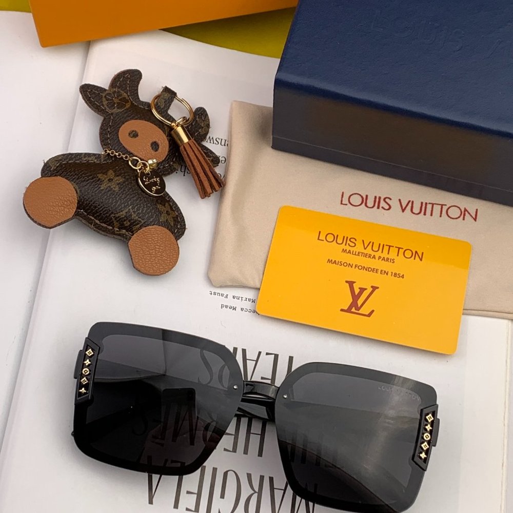 AUTHENTIC CHANEL  bagAUTHENTIC CHANEL  bag